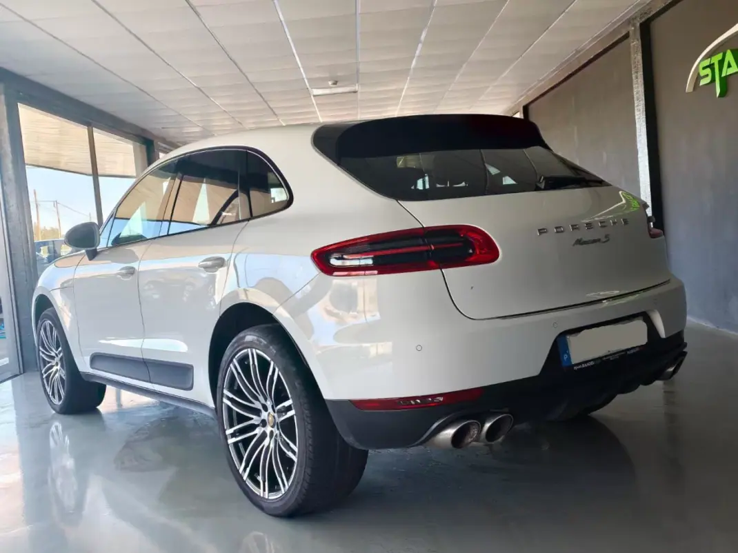 Porsche Macan 2016 - 47500 EUR, 141000 km - AUTO.MOTO.pt - 141000km - foto 8 de 23