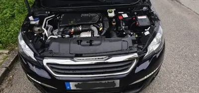 Peugeot 308 SW 2005 - 14900 EUR, 212300 km - AUTO.MOTO.pt - 212300km - foto 6 de 13