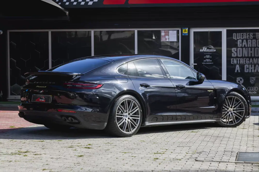 Porsche Panamera 2019 - 61900 EUR, 108300 km - 108300km - foto 38 de 46