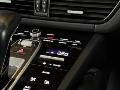 Porsche Cayenne 2021 - 74990 EUR, 85200 km - AUTO.MOTO.pt - 85200km - foto 30 de 37