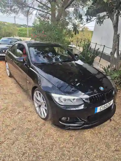 BMW 320 2011 - 11500 EUR, 239000 km - foto 2 de 8