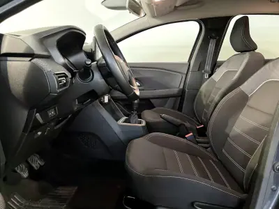 Dacia Jogger 2023 - 14950 EUR, 107000 km - AUTO.MOTO.pt - 107000km - foto 12 de 33