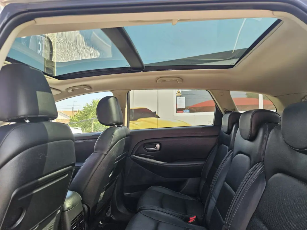 Kia Carens 2018 - 17700 EUR, 104900 km - 104900km - foto 27 de 52