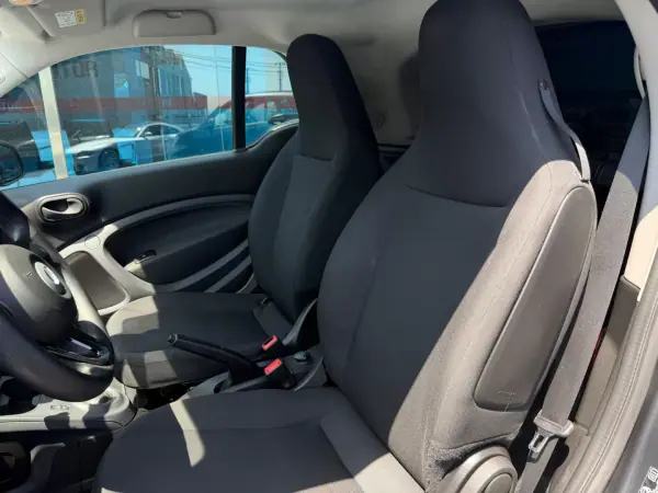 Smart ForTwo Coupé 2018 - 10500 EUR, 52000 km - AUTO.MOTO.pt - 52000km - foto 7 de 7