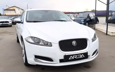 Jaguar XF 2013 - 26000 EUR, 220000 km - AUTO.MOTO.pt - 220000km - foto 4 de 11