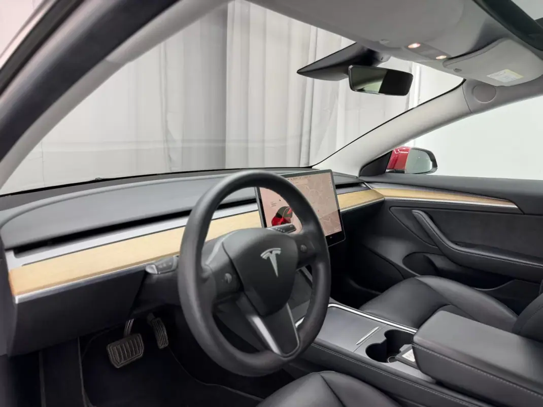 Tesla Model 3 2022 - 26999 EUR, 50900 km - AUTO.MOTO.pt - 50900km - foto 19 de 21
