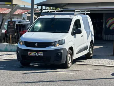 Peugeot Partner 2019 - 13900 EUR, 180422 km - AUTO.MOTO.pt - 180422km - foto 11 de 28