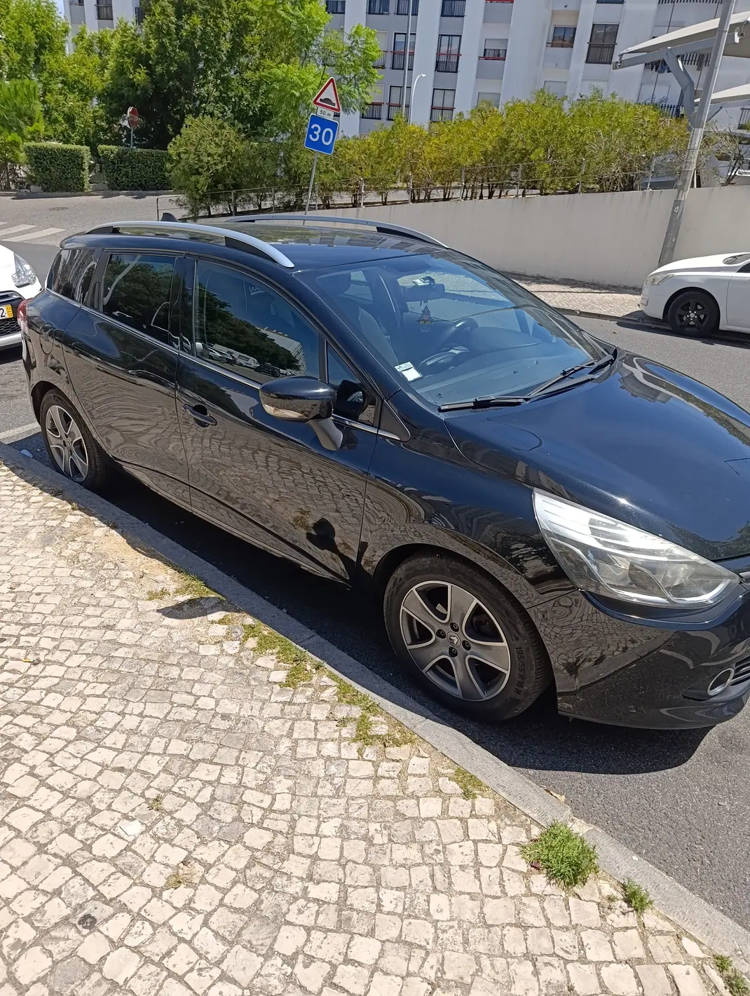 Renault Clio Sport Tourer 2016 - 8000 EUR, 177500 km - 177500km - foto 3 de 10