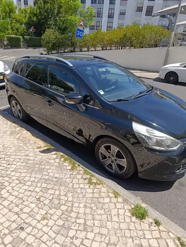 Renault Clio Sport Tourer 2016 - 8000 EUR, 177500 km - 177500km - foto 3 de 10