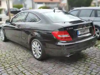 Mercedes-Benz C 220 2012 - 14900 EUR, 222999 km - AUTO.MOTO.pt - 222999km - foto 6 de 15