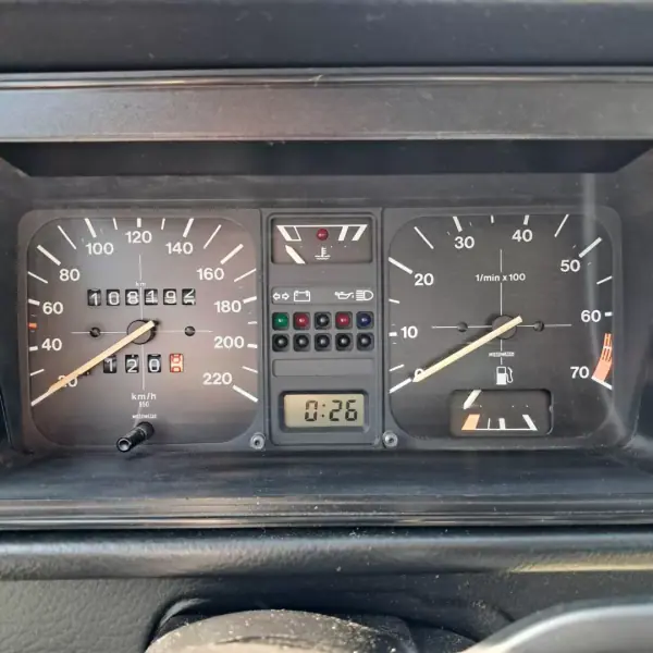 Volkswagen Golf Cabriolet 1992 - 10990 EUR, 108000 km - AUTO.MOTO.pt - 108000km - foto 12 de 15