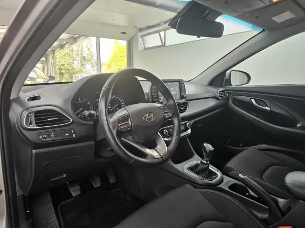 Hyundai i30 2019 - 14900 EUR, 43264 km - AUTO.MOTO.pt - 43264km - foto 10 de 33