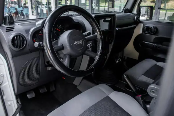 Jeep Wrangler 2008 - 30990 EUR, 142871 km - AUTO.MOTO.pt - 142871km - foto 22 de 29