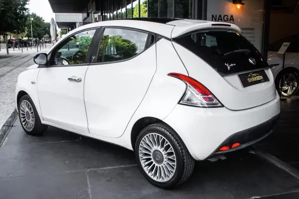 Lancia Ypsilon 2012 — foto 2 de 29
