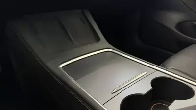 Tesla Model 3 2022 - 29990 EUR, 84000 km - AUTO.MOTO.pt - 84000km - foto 21 de 21