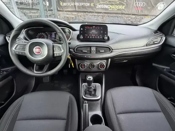 Fiat Tipo Station Wagon 2020 - 14900 EUR, 55800 km - AUTO.MOTO.pt - 55800km - foto 10 de 12