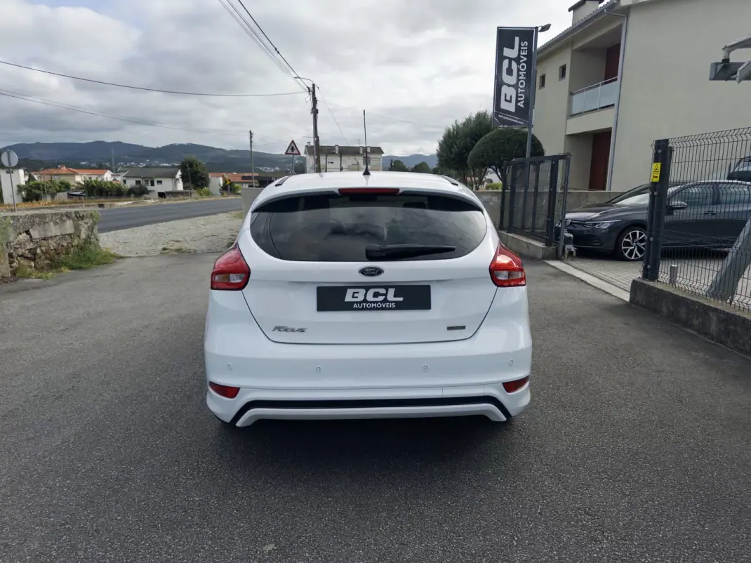 Ford Focus 2017 - 12990 EUR, 79000 km - 79000km - foto 6 de 16