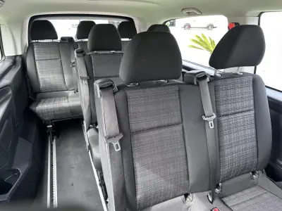 Mercedes-Benz Vito Tourer 2018 - 24900 EUR, 175000 km - AUTO.MOTO.pt - 175000km - foto 46 de 49