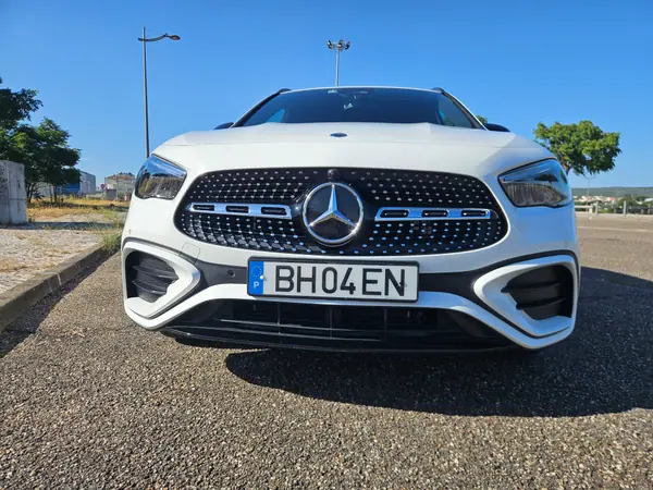 Mercedes-Benz GLA 250 2024 - 40000 EUR, 44350 km - AUTO.MOTO.pt - 44350km - foto 4 de 14