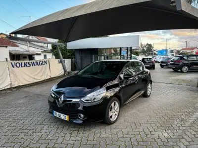 Renault Clio 2015 - 8900 EUR, 139000 km - AUTO.MOTO.pt - 139000km - foto 11 de 12
