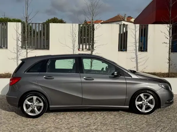 Mercedes-Benz B 200 2013 - 10950 EUR, 210000 km - 210000km - foto 8 de 26