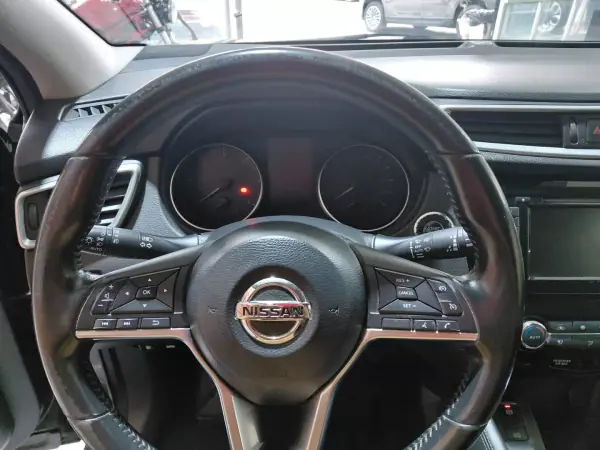 Nissan Qashqai 2018 - 18900 EUR, 99000 km - AUTO.MOTO.pt - 99000km - foto 8 de 16