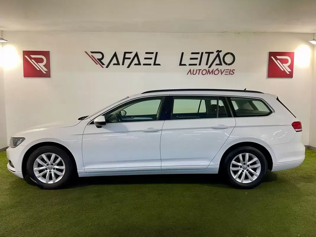Volkswagen Passat Variant 2019 - 15750 EUR, 257000 km - AUTO.MOTO.pt - 257000km - foto 8 de 33
