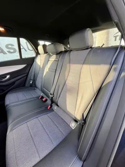 Mercedes-Benz E 300 2022 - 35900 EUR, 149714 km - 149714km - foto 24 de 60