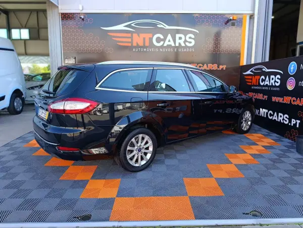 Ford Mondeo SW 2.0 TDCi Titanium Aut. 2014 Diesel — 158 685 km · Faro Ford Mondeo SW 2.0 TDCi Titanium Aut. 2014 Diesel