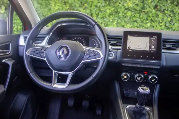Renault Captur 2020 - 15900 EUR, 86000 km - AUTO.MOTO.pt - 86000km - foto 14 de 17