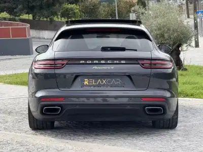 Porsche Panamera Sport Turismo 2018 - 64999 EUR, 128000 km - AUTO.MOTO.pt - 128000km - foto 5 de 27
