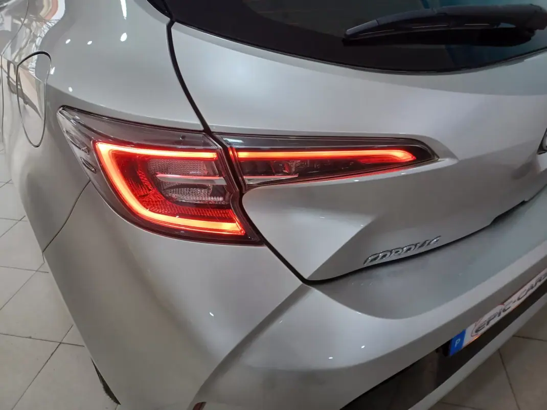 Toyota Corolla 2019 - 18390 EUR, 81211 km - AUTO.MOTO.pt - 81211km - foto 28 de 33