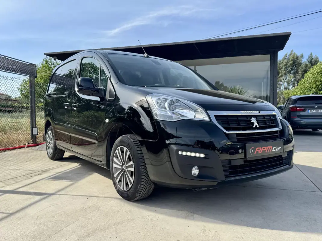 Peugeot 2015 - 9999 EUR, 108000 km - AUTO.MOTO.pt - 108000km - foto 3 de 23