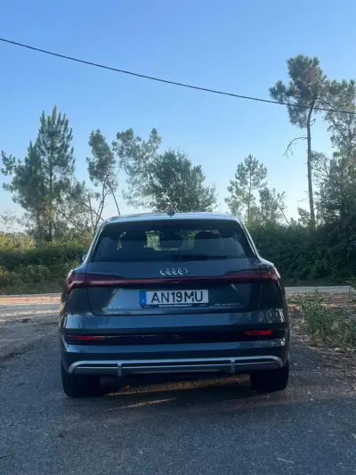 Audi e-tron 2022 - 34750 EUR, 131000 km - AUTO.MOTO.pt - 131000km - foto 6 de 50