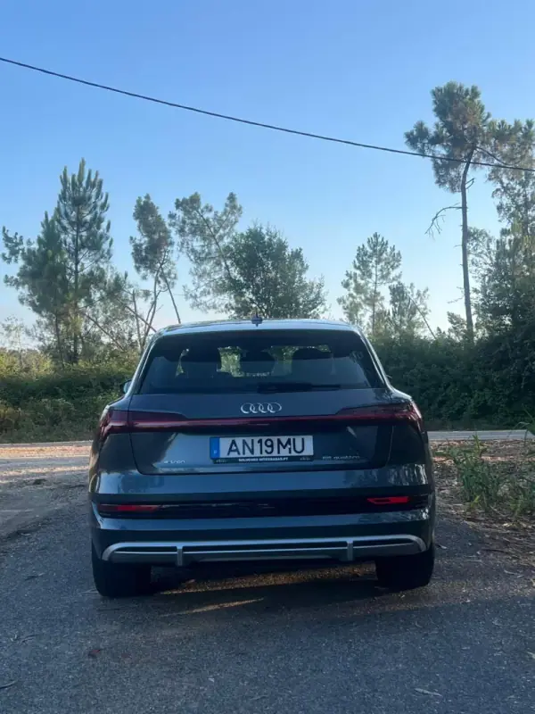 Audi e-tron 2022 - 34750 EUR, 131000 km - AUTO.MOTO.pt - 131000km - foto 6 de 50