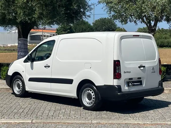 Citroën Berlingo 1.6 HDi Longa 2019 - 11750 EUR, 106000 km - AUTO.MOTO.pt - 106000km - foto 9 de 30