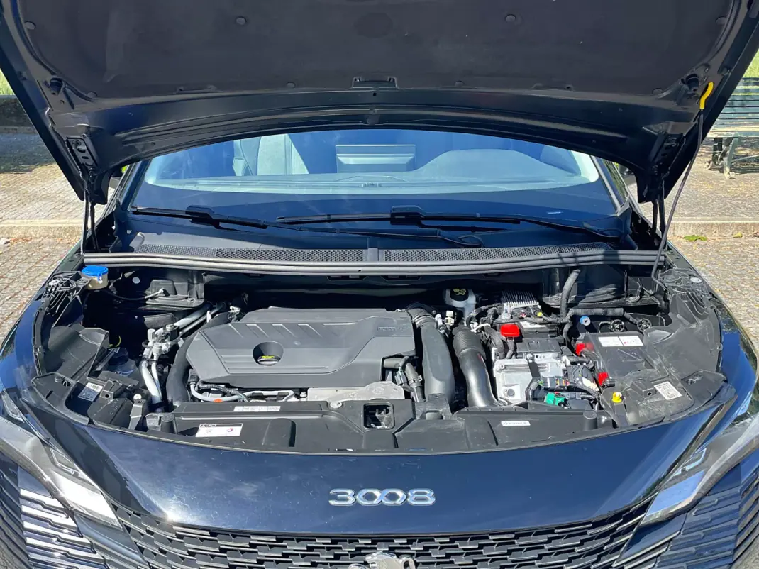 Peugeot 3008 2023 - 24900 EUR, 83000 km - AUTO.MOTO.pt - 83000km - foto 13 de 39