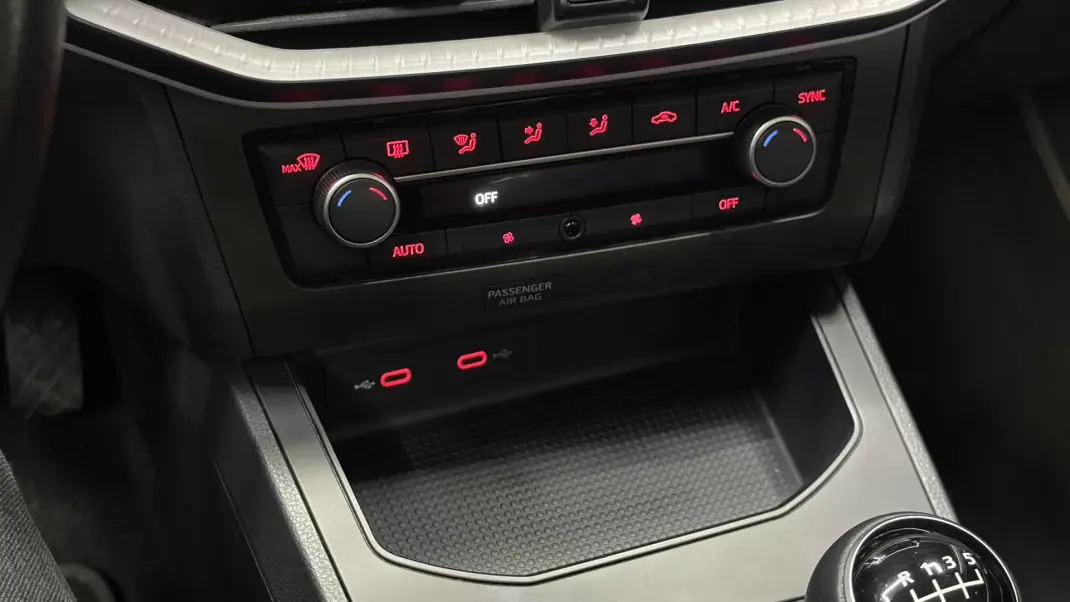 SEAT Ibiza 2023 - 14270 EUR, 50000 km - AUTO.MOTO.pt - 50000km - foto 26 de 38