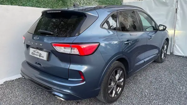 Ford Kuga 2022 - 15400 EUR, 108000 km - AUTO.MOTO.pt - 108000km - foto 6 de 12