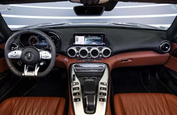 Mercedes-Benz AMG GT 2019 - 170000 EUR, 39913 km - AUTO.MOTO.pt - 39913km - foto 11 de 23