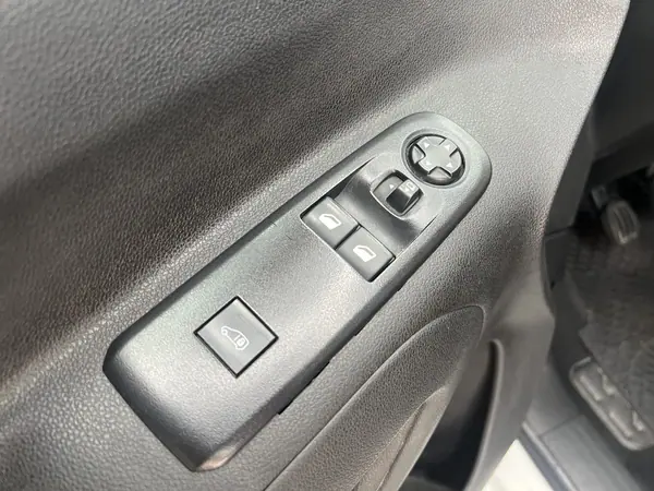Citroën Berlingo 1.5 Bluehdi M 102cv 2020 - 11900 EUR, 155500 km - AUTO.MOTO.pt - 155500km - foto 13 de 15