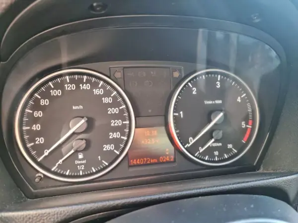 BMW 320 2008 - 16500 EUR, 140000 km - AUTO.MOTO.pt - 140000km - foto 17 de 18
