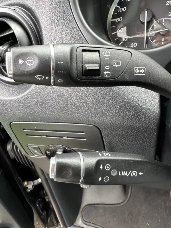 Mercedes-Benz Vito Tourer 2016 - 26900 EUR, 220000 km - AUTO.MOTO.pt - 220000km - foto 45 de 55