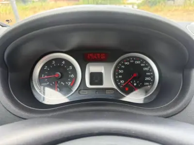 Renault Clio 2006 - 4500 EUR, 148000 km - AUTO.MOTO.pt - 148000km - foto 18 de 27
