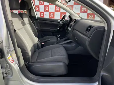 Volkswagen Golf 2008 - 7990 EUR, 201630 km - AUTO.MOTO.pt - 201630km - foto 12 de 17