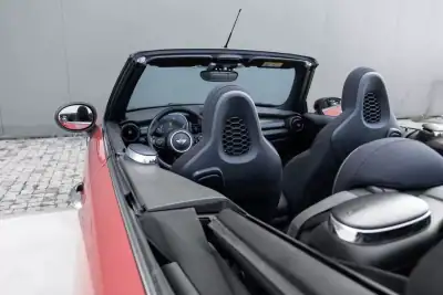 MINI Cooper 2021 - 25999 EUR, 94000 km - AUTO.MOTO.pt - 94000km - foto 30 de 38