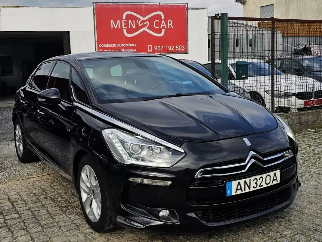 Citroën DS5 2014 - 13999 EUR, 160000 km - AUTO.MOTO.pt - 160000km - foto 1 de 29