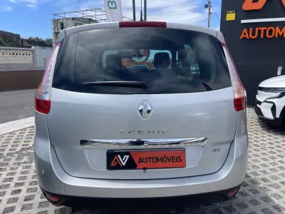 Renault Grand Scénic 2014 - 9950 EUR, 118241 km - AUTO.MOTO.pt - 118241km - foto 6 de 13