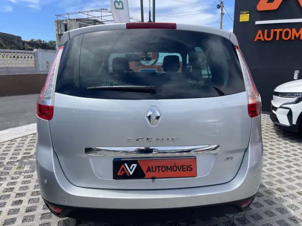 Renault Grand Scénic 2014 - 9950 EUR, 118241 km - AUTO.MOTO.pt - 118241km - foto 6 de 13