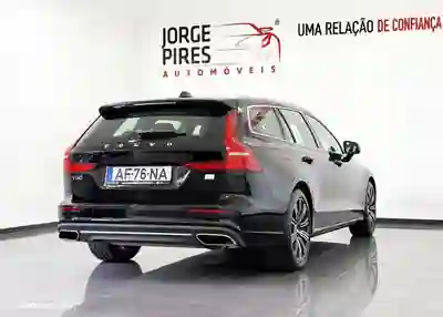 Volvo V60 2021 - 25990 EUR, 82125 km - AUTO.MOTO.pt - 82125km - foto 10 de 51